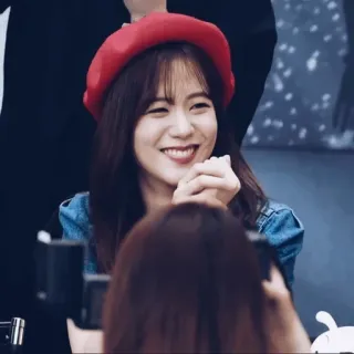 🤍 02665640 女人, 微笑, 贝雷帽, 韩国, 时尚, 肖像, 女孩 telegram sticker