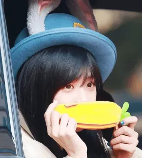 🤍 5c5b4ba6 女人, 帽子, 胡萝卜, 兔耳朵, 可爱, 女孩, 人 telegram sticker