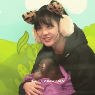 🚏 193eea0c TELEVOSTICH động vật, phụ nữ, đười ươi, selfie, bịt tai, dễ thương telegram sticker