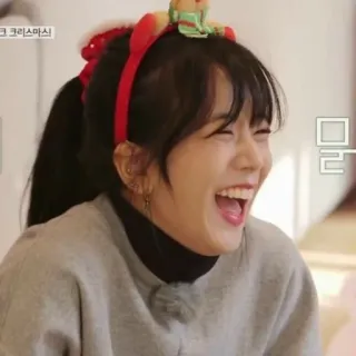 🛎 4796daa8 메리 크리스마스 Frau, Weihnachten, lachend, Feier, fröhlich, Koreanisch, rotes Haarband telegram sticker