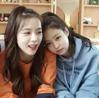 🛎 f7d1869e Mädchen, Freundschaft, Frauen, Porträt, Menschen, Innenbereich telegram sticker