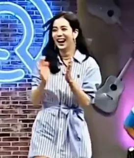 👏 736c19b5 mulher, aplaudindo, vestido, pessoa, feliz, aplausos telegram sticker