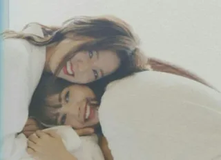 🌈 fb40d9dc mulheres, retrato, pessoas, sorrindo, meninas telegram sticker