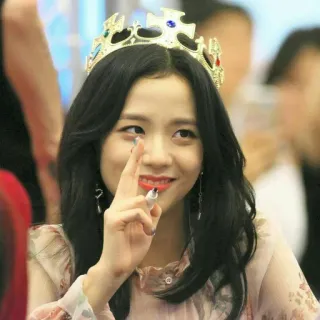 ☁️ 2157d55a Jisoo Jisoo, K-pop, Blackpink, cantora, coroa telegram sticker