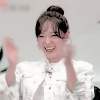 🦋 0faddea5 kobieta, uśmiechnięta, portret, osoba, aktorka, szczęśliwa telegram sticker