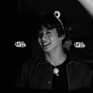 🎯 058c9f56 해맑 person, man, smiling, portrait whatsapp sticker