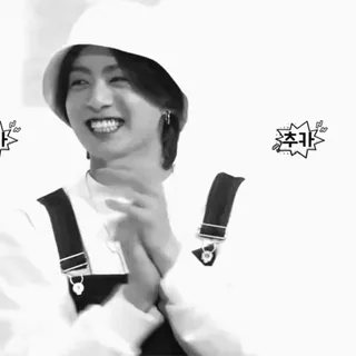 🎯 b7adc527 추가 man, person, smiling, hat, Korean, clapping, happy whatsapp sticker