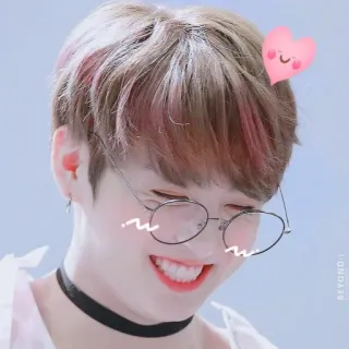 🌺 13b2bef1 BEYOND IT คน, ภาพเหมือน, แว่นตา, หัวใจ, ยิ้ม telegram sticker