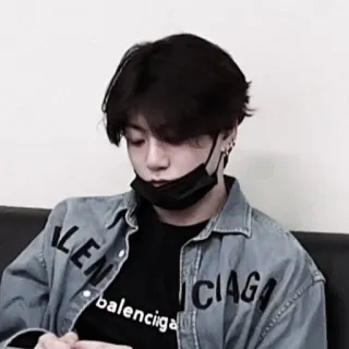 🐰 79617898 balenciiga Kpop, Balenciaga, Moda, Idolo, Celebrità, Stile telegram sticker