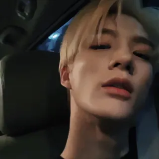 🤟 73d20fd6 person, man, selfie, portrait, indoors whatsapp sticker