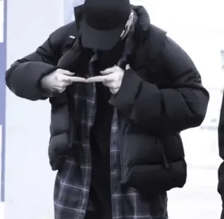 🍒 0b48c2e2 사람, 제스처, 재킷, 의류 telegram sticker