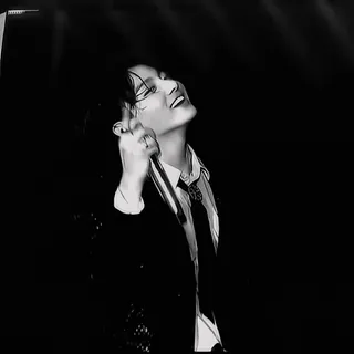 🎴 f951ee12 persoon, middelvinger, pak, stropdas, optreden telegram sticker