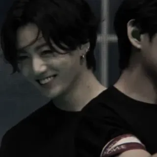 🏍 34ebc46b คน, ยิ้ม, โคลสอัพ, ผมสีดำ telegram sticker