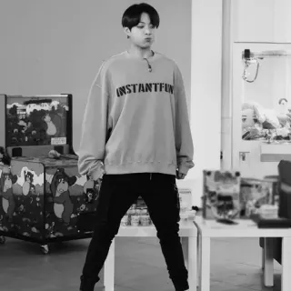 ♟ 53776b26 INSTANTFUN สนุกทันที, คน, ลำลอง, ในร่ม, เสื้อผ้า, เสื้อสเวตเตอร์ telegram sticker