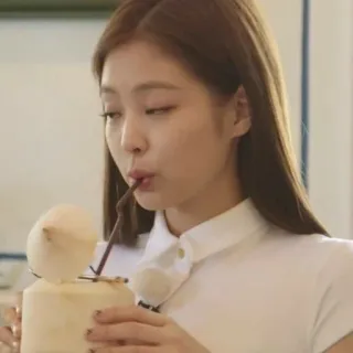 🦅 28881b7d Jennie Kim k-pop, Blackpink, Idole, Célébrité, Femme, Noix de coco telegram sticker