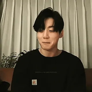 😆 8c79d7b8 GORILLIMIKEREUNION pria, korea, dalam ruangan, orang telegram sticker