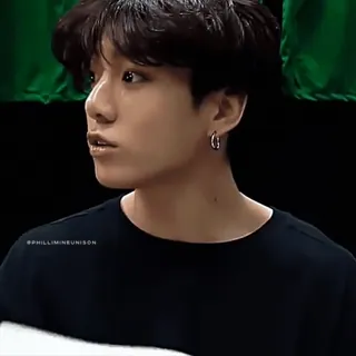 😕 d8c86739 PHILLIMINEUNISON kpop, musik, penyanyi, orang, anting, kaos hitam telegram sticker