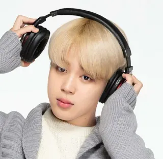 🍁 d945e5d3 Jimin Jimin, K-Pop, BTS, penyanyi, headphone, musik telegram sticker