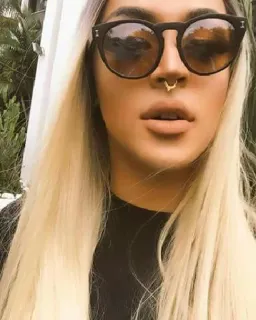 🤨 a917e53c person, sunglasses, blonde hair, jewelry, portrait whatsapp sticker