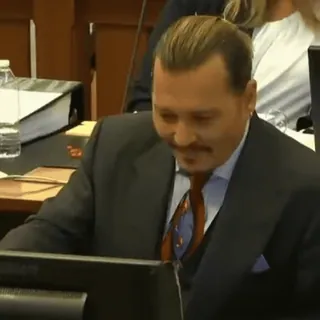 ➖ c7b8a7f8 Johnny Depp acteur, tribunal, procès, célébrité telegram sticker