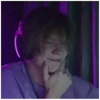 🤔 2671579d telegram sticker