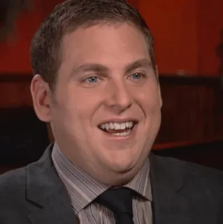 💡 91a222b4 Jonah Hill actor, celebridad, hombre, persona, sonrisa, corbata telegram sticker