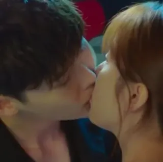 💋 2eb09601 ciuman, cinta, romantis, pasangan, kasih sayang telegram sticker