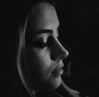 🎐 98de2a06 ผู้หญิง, ภาพเหมือน, ขาวดำ, ขาวดำ, ใบหน้า, คน, ผู้หญิง telegram sticker