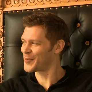 📰 564aeaa5 Klaus Mikaelson The Originals Klaus Mikaelson, The Originals, Joseph Morgan, wampir, hybryda, uśmiechnięty telegram sticker