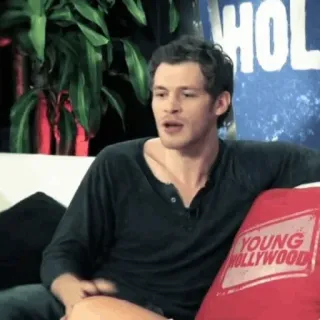 📰 6524c11b YOUNG HOLLYWOOD młody hollywood, wywiad, aktor, osoba, młody telegram sticker