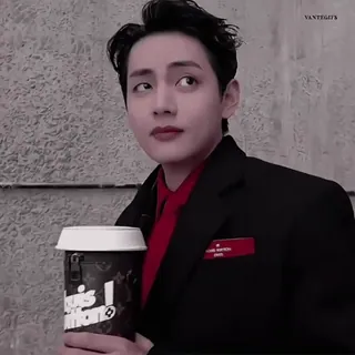 🥓 5190a73d Louis Vuitton personne, homme, célébrité, louis vuitton, tasse à café whatsapp sticker