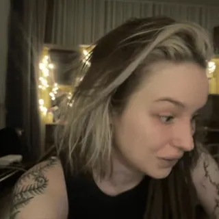 🤣 3d6d65ab 女人, 肖像, 脸, 纹身, 人物, 女性 telegram sticker