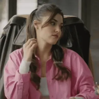 🍯 f5586f2b JMANA wanita, potret, merah muda, kasual, gaya rambut telegram sticker