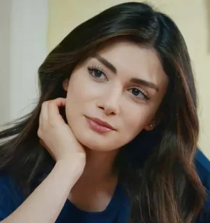 🍇 045a9f47 ผู้หญิง, ผมสีน้ำตาล, ภาพเหมือน, สวย, คน, ผู้หญิง telegram sticker