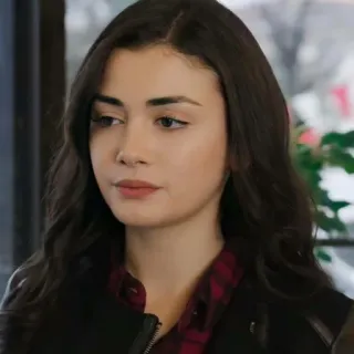 🍇 d364c2c3 ผู้หญิง, ภาพเหมือน, ผมสีน้ำตาลเข้ม, คน, ผู้หญิง telegram sticker