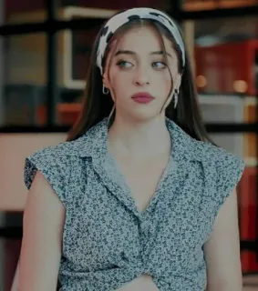 🍓 29c47f27 ผู้หญิง, ที่คาดผม, ผมสีน้ำตาลเข้ม, ภาพเหมือน telegram sticker