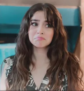 🍓 53f44b78 ผู้หญิง, ผมสีน้ำตาลเข้ม, ภาพเหมือน, สีหน้า, ใบหน้า telegram sticker