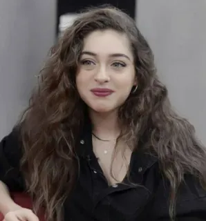 🍓 6bd693da ผู้หญิง, ภาพเหมือน, บุคคล, ผมหยิก telegram sticker