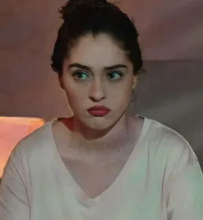 🍓 d635549d ผู้หญิง, ผู้หญิง, ภาพเหมือน, ใบหน้า, ผมสีน้ำตาลเข้ม, ดวงตา telegram sticker