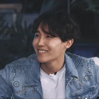 🧊 e52106b6 J-Hope J-Hope, BTS, K-Pop, zanger, glimlachend, Koreaans telegram sticker