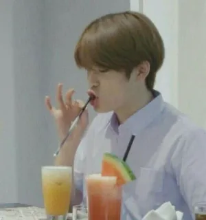 🦥 f9978c93 osoba, jedzenie, picie, sok, jedzenie telegram sticker