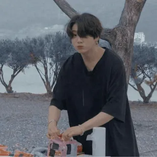 🐰 22ecfcac ผู้ชาย, คน, กลางแจ้ง, ทำอาหาร telegram sticker