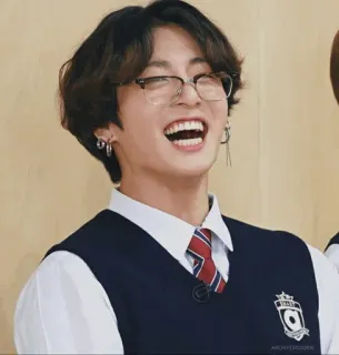 🐰 c9706e64 Jungkook kpop, bts, ไอดอล, นักร้อง, แว่นตา, ยิ้ม telegram sticker