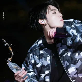 🥊 ce65f9d3 Jungkook Jungkook, BTS, K-pop, singer, water, performing, music whatsapp sticker