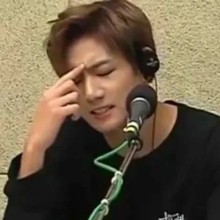 🥊 d487c83c person, man, headphone, radio whatsapp sticker