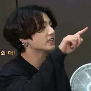 🥊 ecf9b46c 의 대! person, man, korean, pointing whatsapp sticker