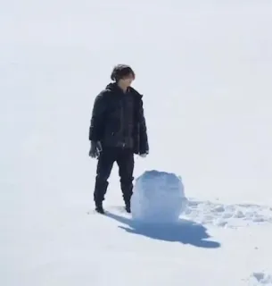 🦕 9ffc9afb Schnee, Winter, Schneeball, Person, Kälte, Draussen whatsapp sticker