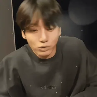 🥥 78e8a3f5 SOLARIXWX 人物, 男性, ポートレート, 室内, 服, セーター telegram sticker