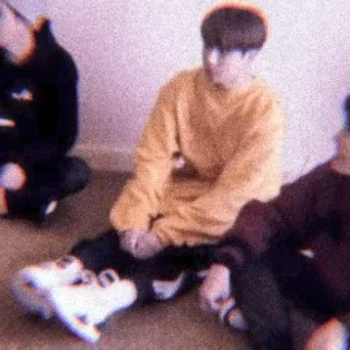 🐇 1e37b057 человек, сидит, повседневный, молодежь, внутри telegram sticker