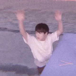 🐇 45f64847 человек, вода, руки вверх, плавание telegram sticker